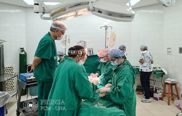 Clínicas: universitaria recibe trasplante renal gracias a un héroe anónimo