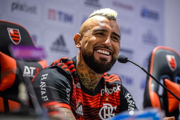 Diario HOY | Vidal dice que firmó con Flamengo para ganar la Libertadores