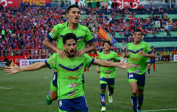 ¿Recordás a 'Tito' Frutos? Jugará en el ascenso paraguayo