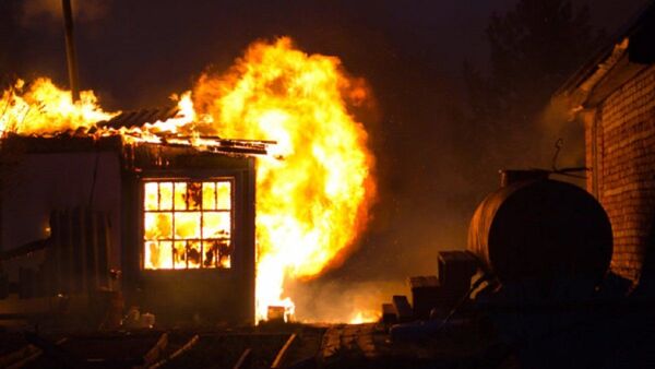 Joven se salvó tras presunto incendio intencional de su vivienda