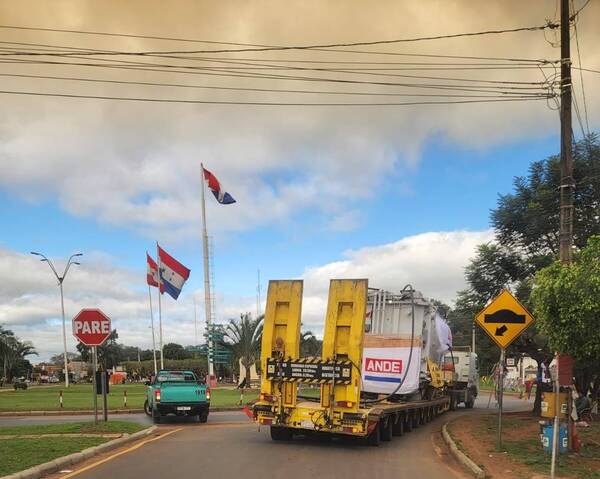 Llegan transformadores que permitirán retiro de la potencia total de Itaipú