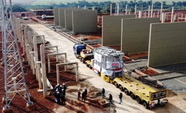 Llegan transformadores en la subestación Yguazú