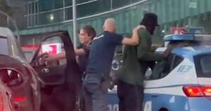 La Nación / Viral: policía italiana detuvo a futbolista del Milán a punta de pistola y genera tensión a nivel mundial
