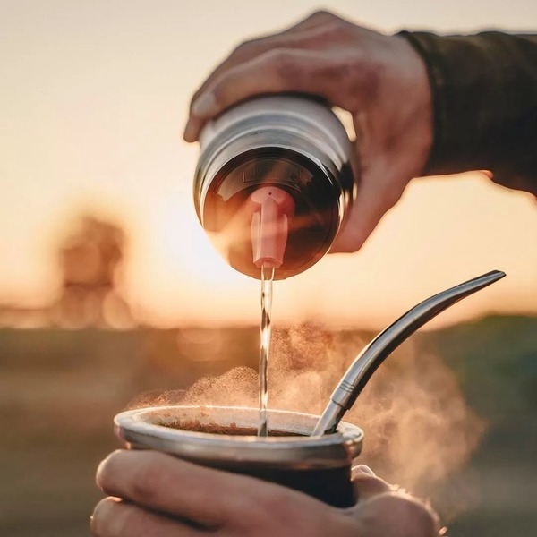 Salud advierte sobre los riesgos de tomar mate muy caliente