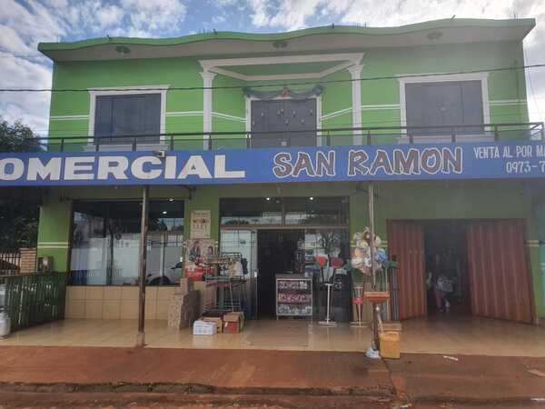Delincuente hurta dinero, revólver y otros objetos de un comercio - Noticde.com