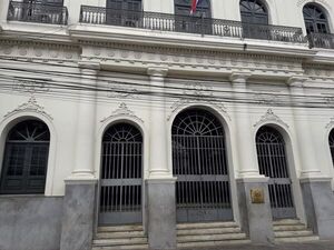 Movidas en el servicio exterior, la última con la vieja ley diplomática - Política - ABC Color