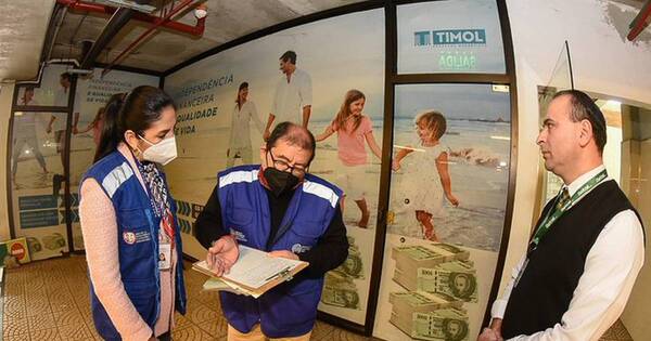 La Nación / Sumarian a médica que retiró a niño