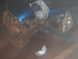 Conductor sufre fuerte choque y luego abandona su vehículo - Noticiero Paraguay