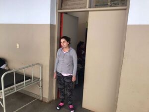 Madre junto con sus gemelas prematuras están desde hace un mes en el HRE y apelan a la solidaridad