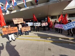 IPS: Sindicalistas piden la salida de Bataglia y los consejeros - Nacionales - ABC Color