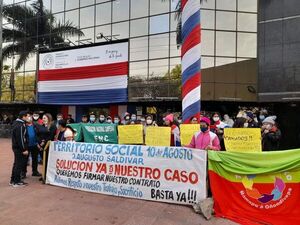 Grupos sociales se movilizan frente a sede del Ministerio de Desarrollo Social - Nacionales - ABC Color