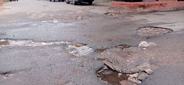 Calle de Lambaré, en pésimo estado - Crónicas Ciudadanas - ABC Color