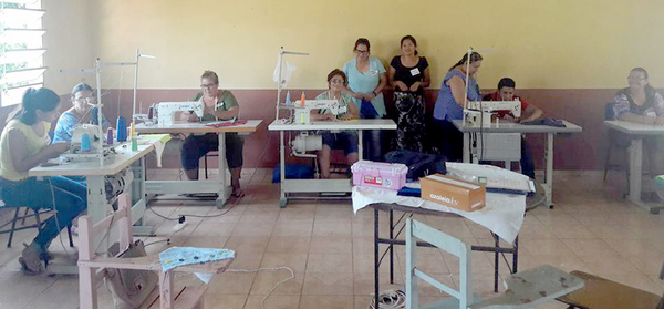 El SNPP habilita cursos de costura industrial en Mallorquín - La Clave