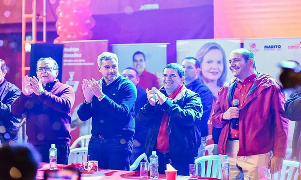 El presidente Mario Abdo compara a Horacio Cartes con un cáncer - OviedoPress