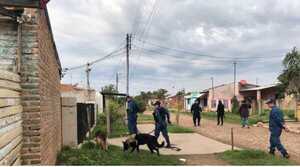 Siguen buscando a niño desaparecido en Barrio Obrero, esta vez se sumaron los peludos