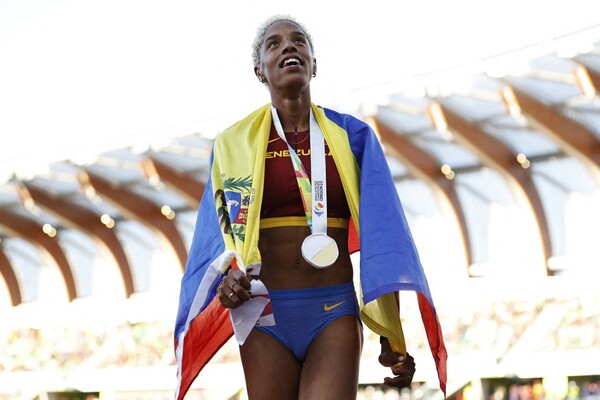 Diario HOY | Yulimar Rojas ilumina el Mundial de Atletismo con su tercer título seguido