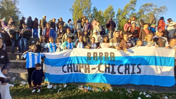 Las Chupa Chichis llevan bullicio a las gradas del Teniente Herrera