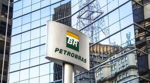 En Brasil bajan el precio de la gasolina
