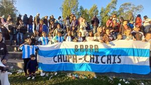 Las Chupa Chichis llevan bullicio a las gradas del Luis Alberto de Herrera