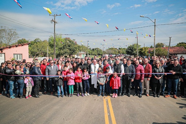 Presidente inaugura ruta asfaltada en San Juan del Ñeembucú y la EBY anuncia aumento de inversiones sociales