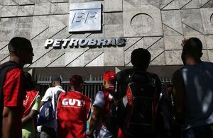 Bolsonaro anunció disminución de precios del combustible de Petrobras - Mundo - ABC Color