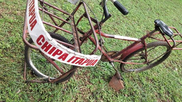 Chipa Itapúa ofrece su bici para cubrir algunas cuentas