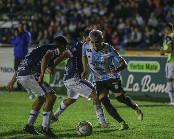 Guaireña vs. Ameliano: Guaireña encuentra la felicidad en su parque - Fútbol - ABC Color