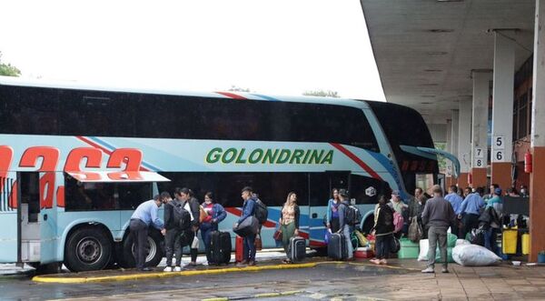 Anuncian paro de buses de mediana y larga distancia desde la próxima semana - Economía - ABC Color