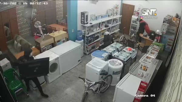 Delincuentes robaron en un local comercial de Capiatá - SNT
