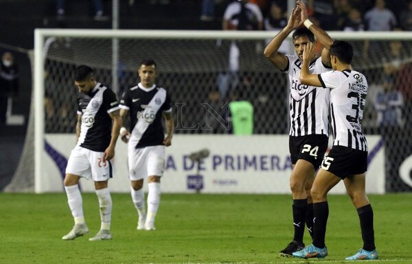 Versus / El campeón se recupera en un clásico que tuvo de todo - Paraguaype.com