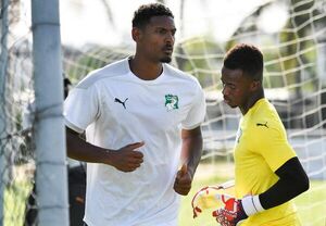 Sebastien Haller sufre un cáncer de testículos - Fútbol Internacional - ABC Color