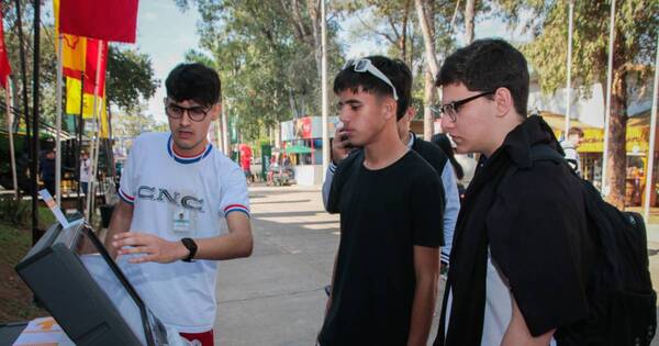 La Nación / Jóvenes realizaron pasantías educativas siendo divulgadores del voto electrónico