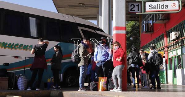 La Nación / Transportistas ratifican paro contra la suba del combustible y tarifas de peaje