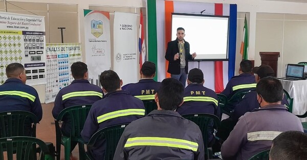 ANTSV y Patrulla Caminera dictan curso de capacitación a policías de tránsito