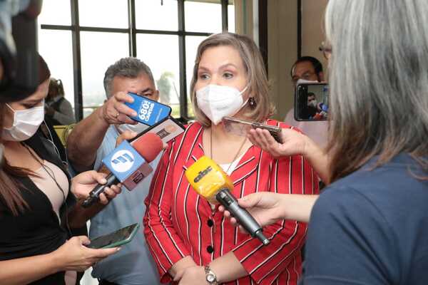 Reeligen a Lilian Samaniego como presidenta de la Comisión de RREE