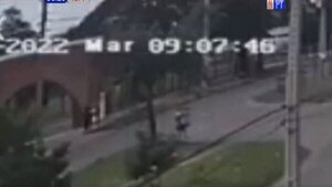 Canillita fue arrollado por un vehículo en Asunción | Noticias Paraguay
