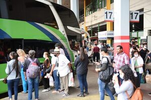 Transportistas irán a paro y advierten que mil buses quedarían en parque cerrado