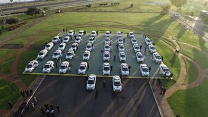 Interior entregó patrulleras y pistolas a la Policía Nacional | 1000 Noticias
