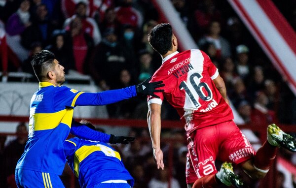 Con Óscar Romero, Boca pierde ante el líder del campeonato Argentinos Juniors