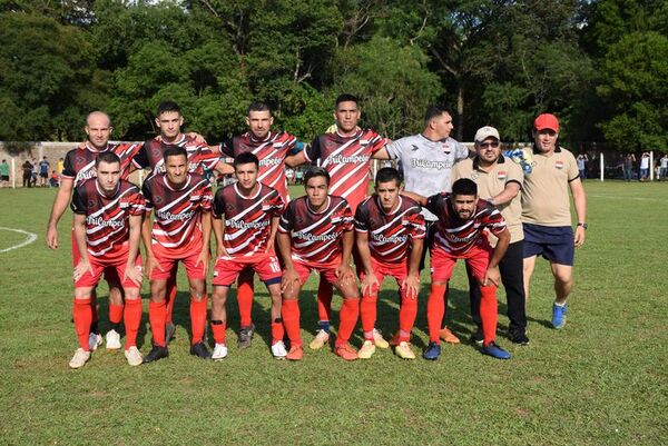Sacerdote en Caazapá y exitoso dirigente de fútbol, usa la pasión por la redonda para acercarse a sus fieles - Nacionales - ABC Color