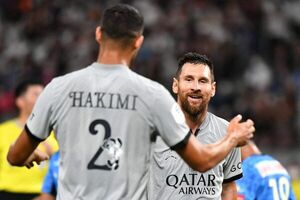 El París Saint-Germain triunfó en el primer amistoso en Japón - Fútbol Internacional - ABC Color