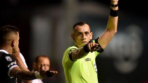 Rubén Di Tore: "Es un árbitro a control remoto"