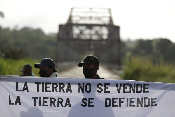 Indígenas panameños bloquean vías para reclamar la titulación de tierras - MarketData