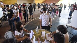 Para abogado es un "golpe" impedir viajes si se adeuda por no votar