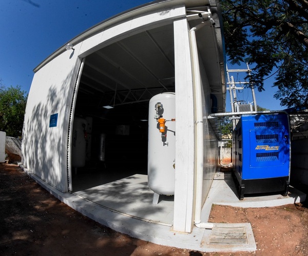 Habilitan planta de oxígeno y mejoras en el laboratorio del Hospital de Barrio Obrero - .::Agencia IP::.