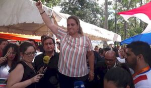 Corte da permiso a Porfiria Ocholasky para dedicarse a campaña política - Política - ABC Color