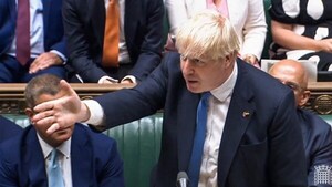 En castellano, y a lo Terminator, se despidió Boris Johnson: "¡Hasta la vista, baby!"