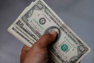 El dólar da un nuevo salto en el mercado informal de Argentina - MarketData