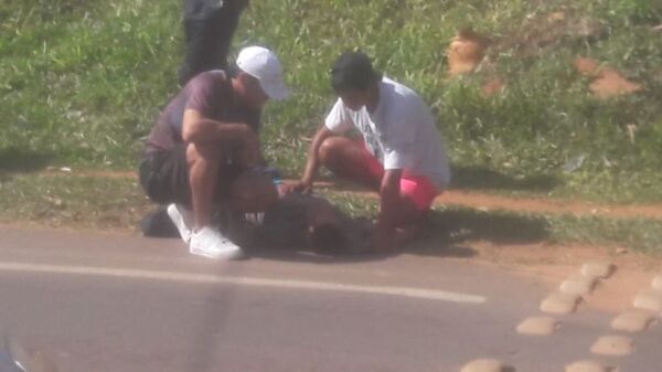 Vecinos de Capiatá atrapan a supuesto “peajero”, tras herir a un transeúnte - Policiales - ABC Color