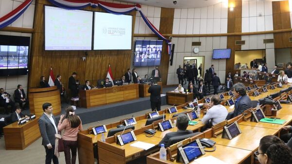 Diputados deja pendiente compensación para ex obreros de Itaipú Binacional